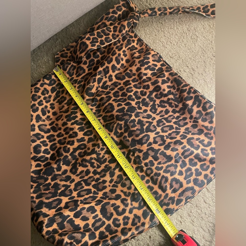 Amazon Leopard Print Tote Bag in Bro - Picture 9 of 13